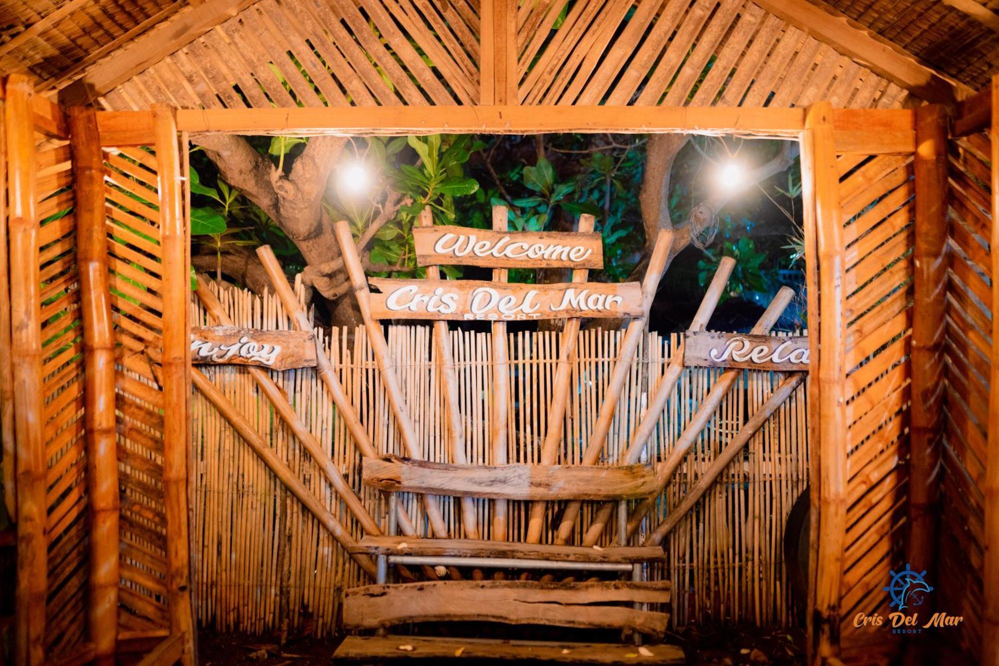 Cris Del Mar Resort Bolinao Экстерьер фото