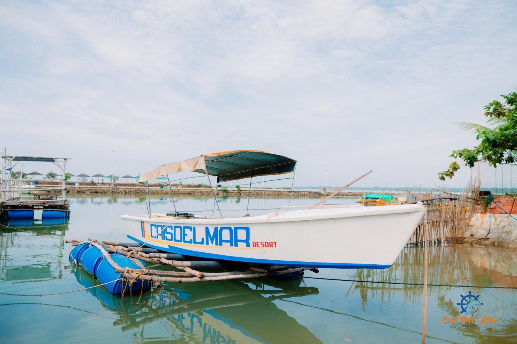 Cris Del Mar Resort Bolinao Экстерьер фото