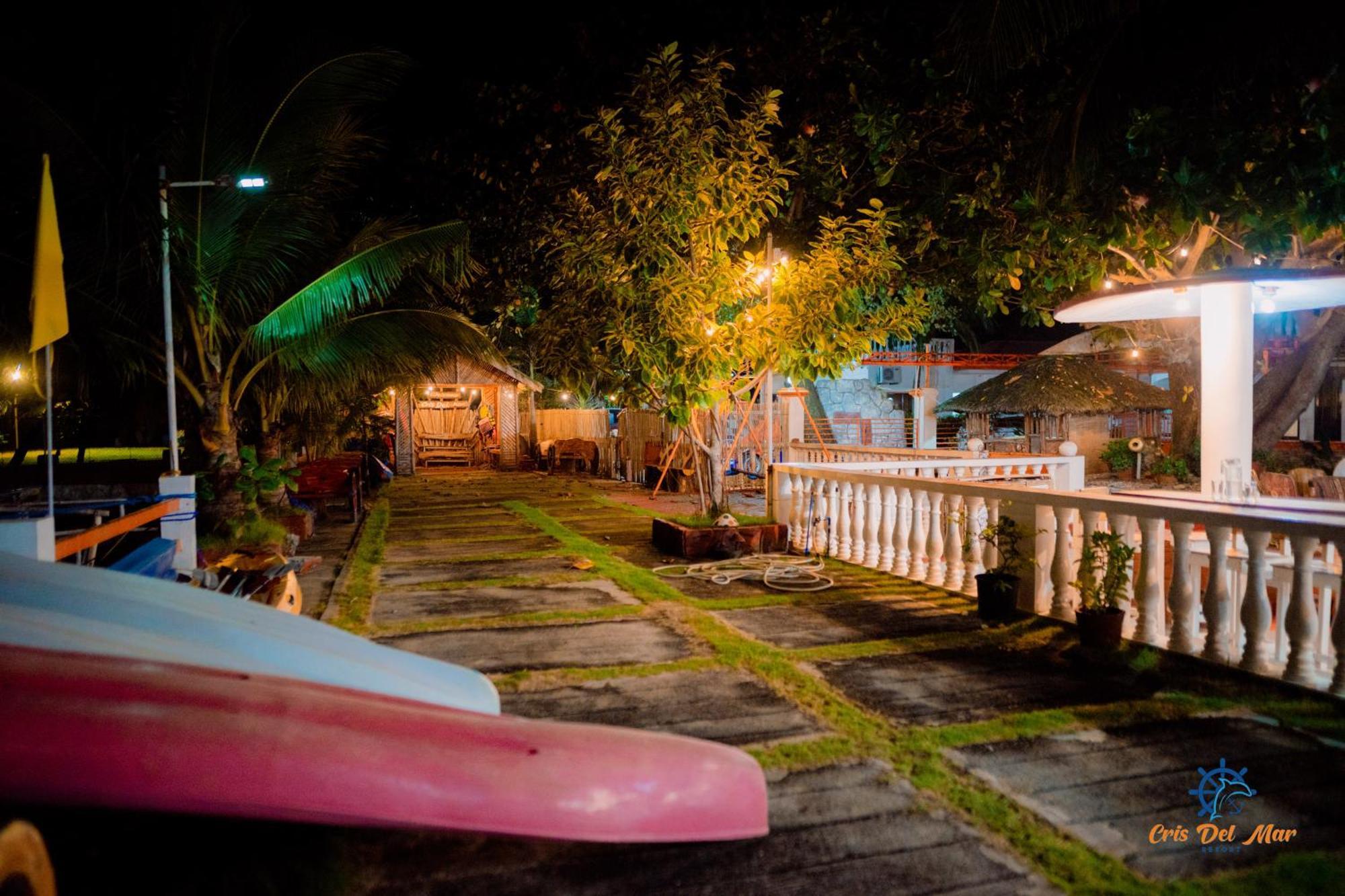 Cris Del Mar Resort Bolinao Экстерьер фото
