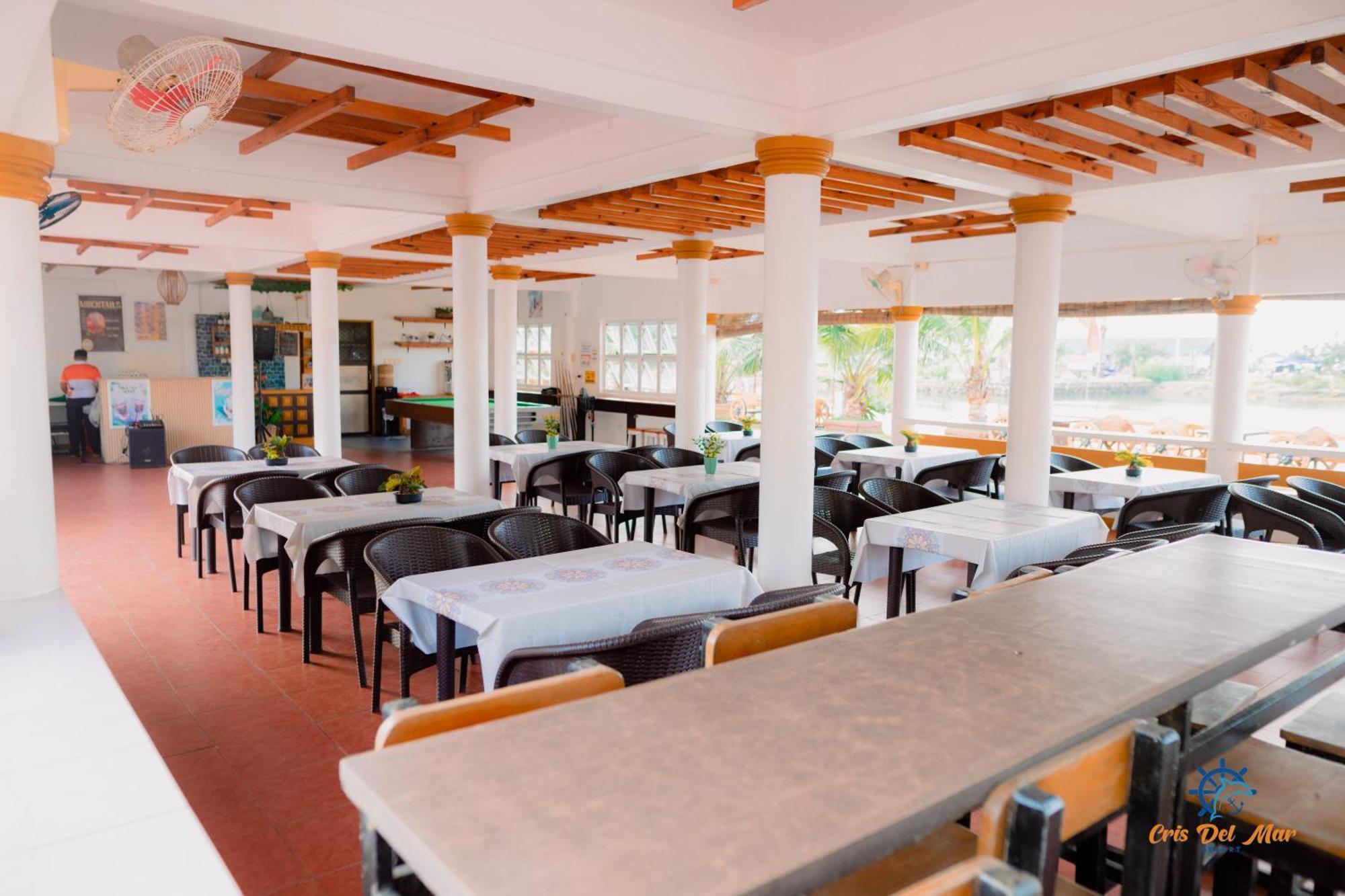 Cris Del Mar Resort Bolinao Экстерьер фото