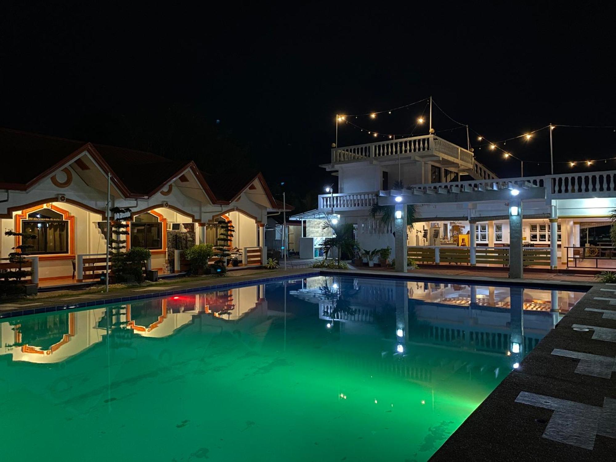 Cris Del Mar Resort Bolinao Экстерьер фото