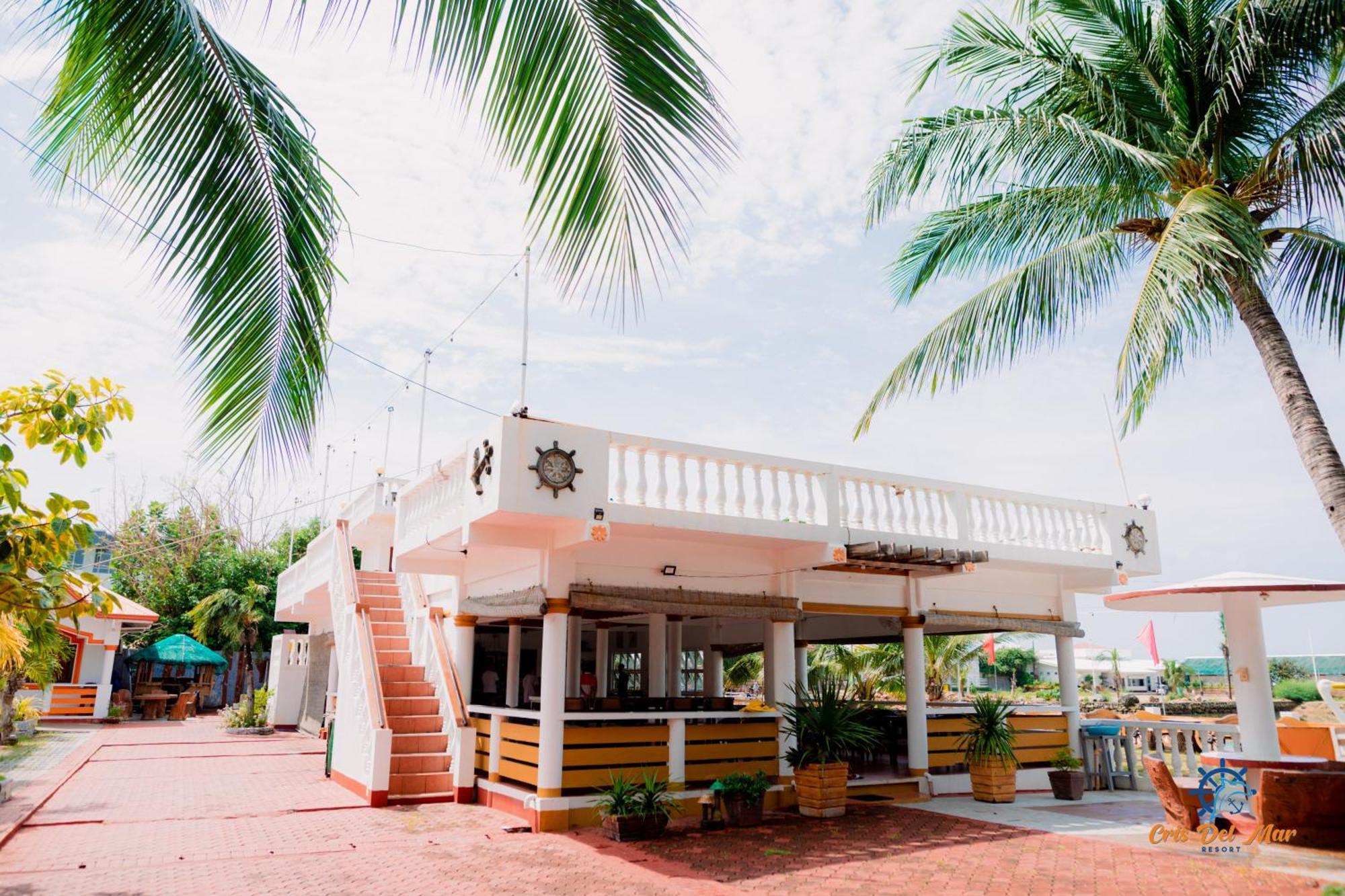 Cris Del Mar Resort Bolinao Экстерьер фото